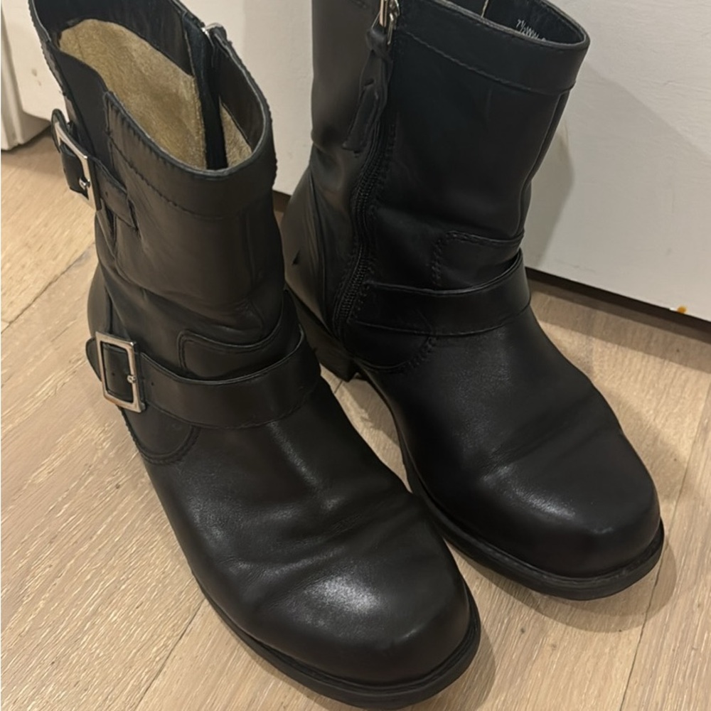 Boots Size 7.5